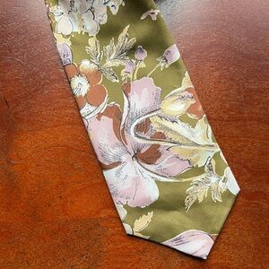 Italian handmade floral silk tie